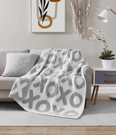 XOXO Throw